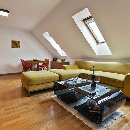 באנסקה ביסטריצה Dolna 4 - Apartments In Direct Centrum On City Square מראה חיצוני תמונה