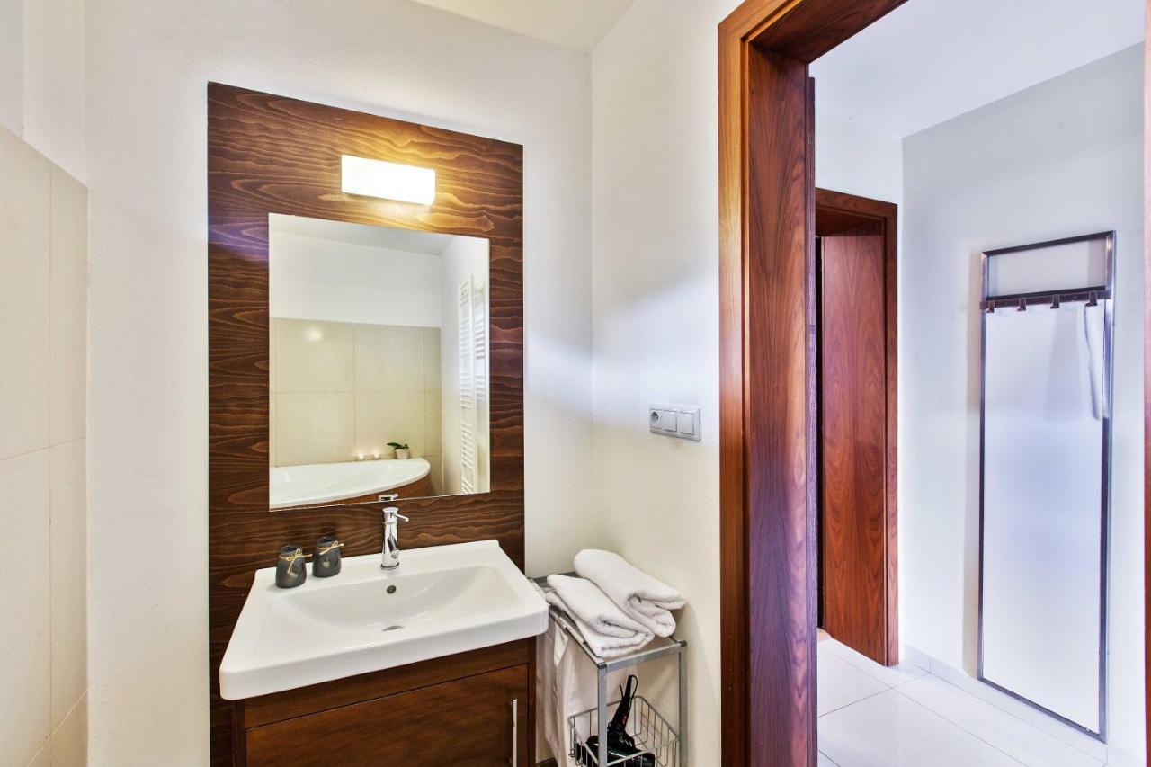באנסקה ביסטריצה Dolna 4 - Apartments In Direct Centrum On City Square מראה חיצוני תמונה