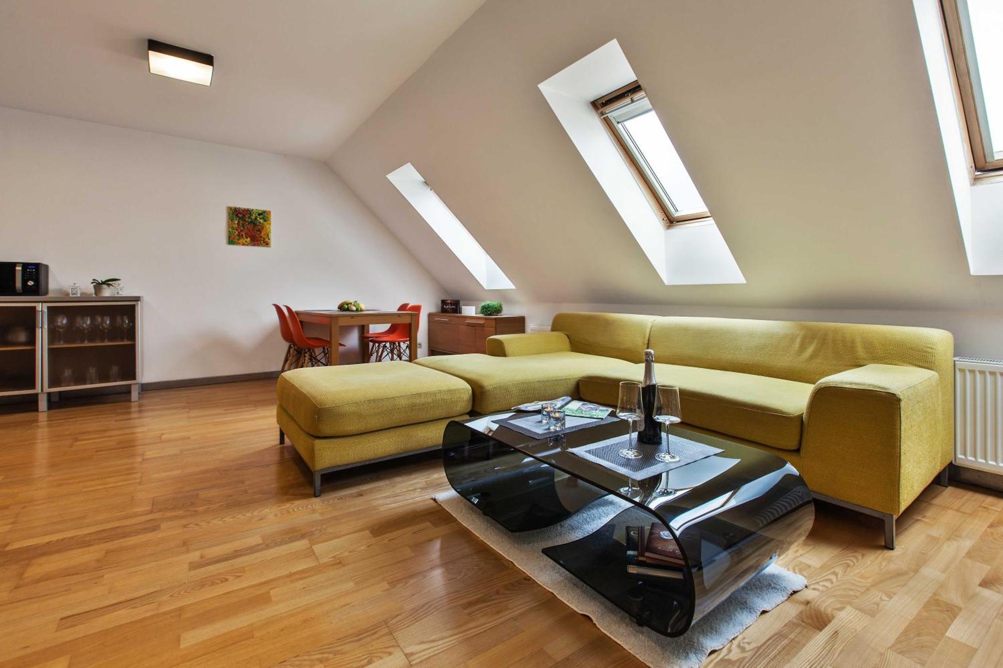 באנסקה ביסטריצה Dolna 4 - Apartments In Direct Centrum On City Square מראה חיצוני תמונה
